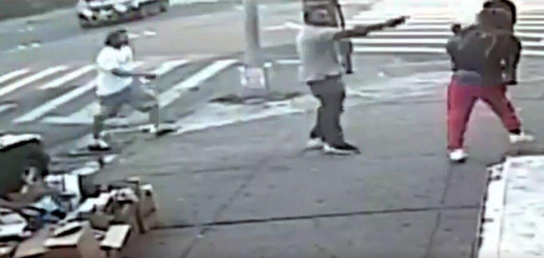 NYC Gunman Shoots and Kills Man, Injures Woman in Daylight Attack: Police