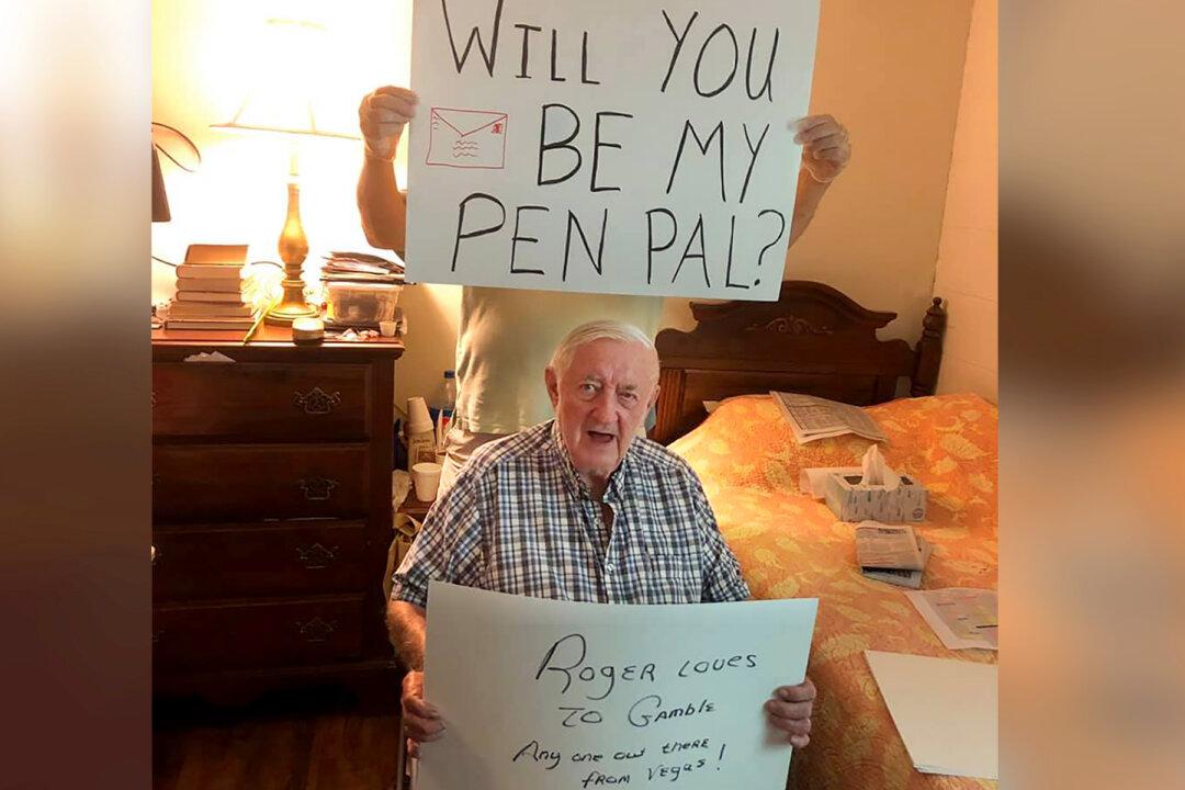 Senior Residents at Assisted-Living Community Look for Pen Pals Amid Isolation