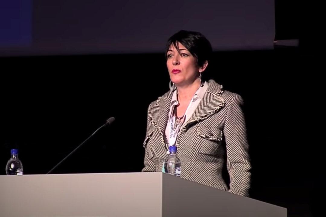 Maxwell Asks to Join General Prison Population, Cites ‘Onerous’ Conditions