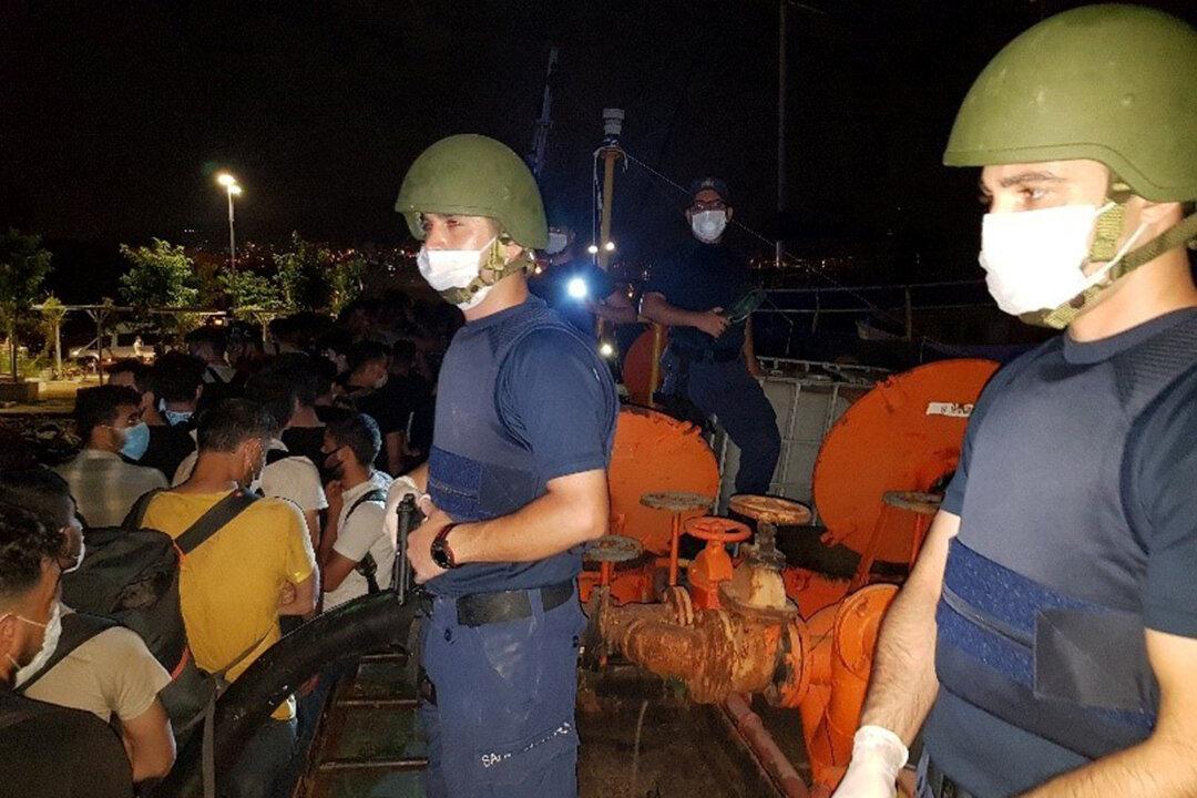 Turkey Raids Ship Carrying 276 Migrants; 8 Smugglers Held
