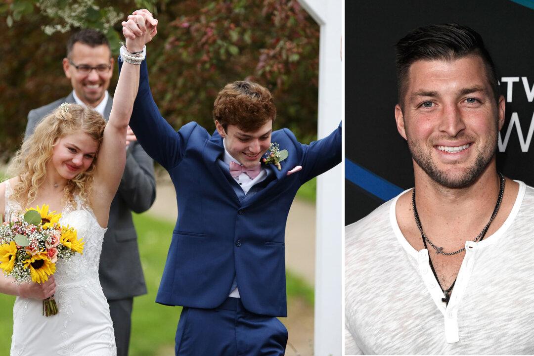 Tim Tebow Pays Surprise Visit to Newlywed Teen Battling Cancer: ‘Your Faith and Attitude Inspires Me So Much’