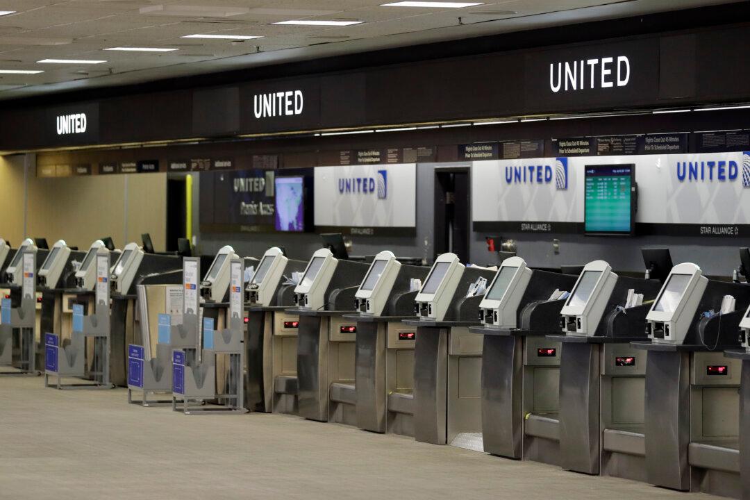 Trump Vows to Help Struggling US Airlines