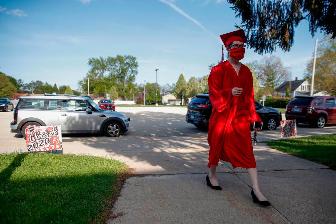 State Department: International Students Welcome on Campus if Classes Aren’t All Online