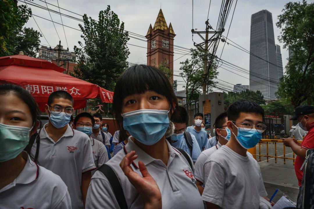 Beijing Authorities Covered Up New Virus Cases in Local Neighborhood: Resident