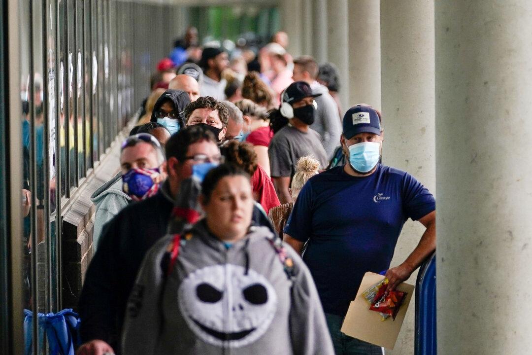 Weekly Jobless Claims Near 4-Month Low, Millions Drawing Unemployment Benefits