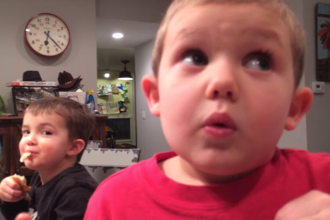 Hilarious Kid Explains to His Dad Why He Doesn’t Want to Get Married: ‘I Would Be Scared!’
