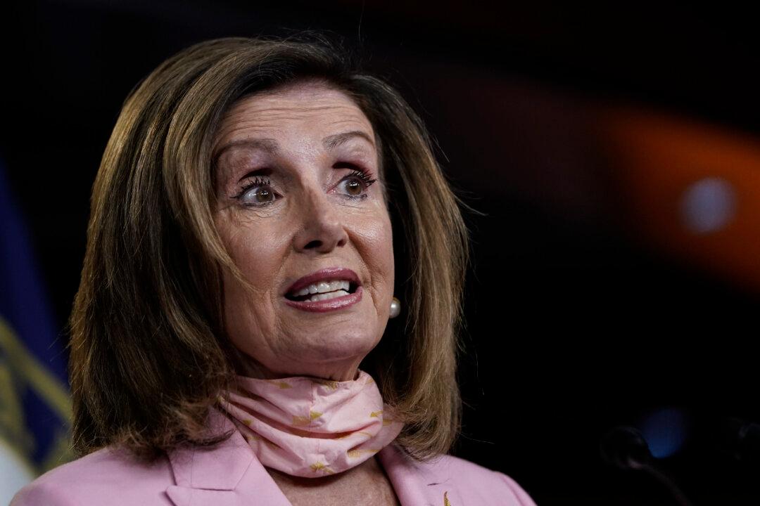 Pelosi Presidential Pardon Promise Baffles Legal Analysts, Draws Scorn Among GOP Strategists