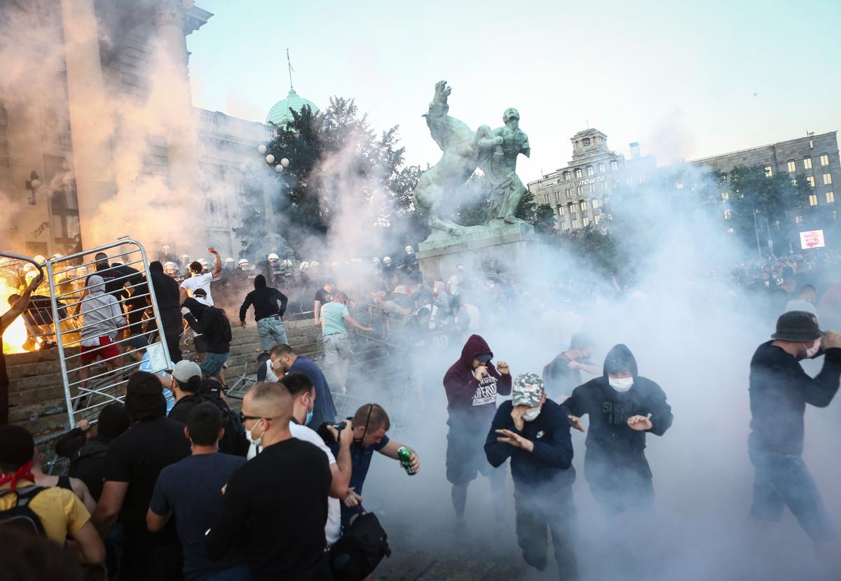 Serbia Bans Mass Gatherings After Virus Lockdown Protests
