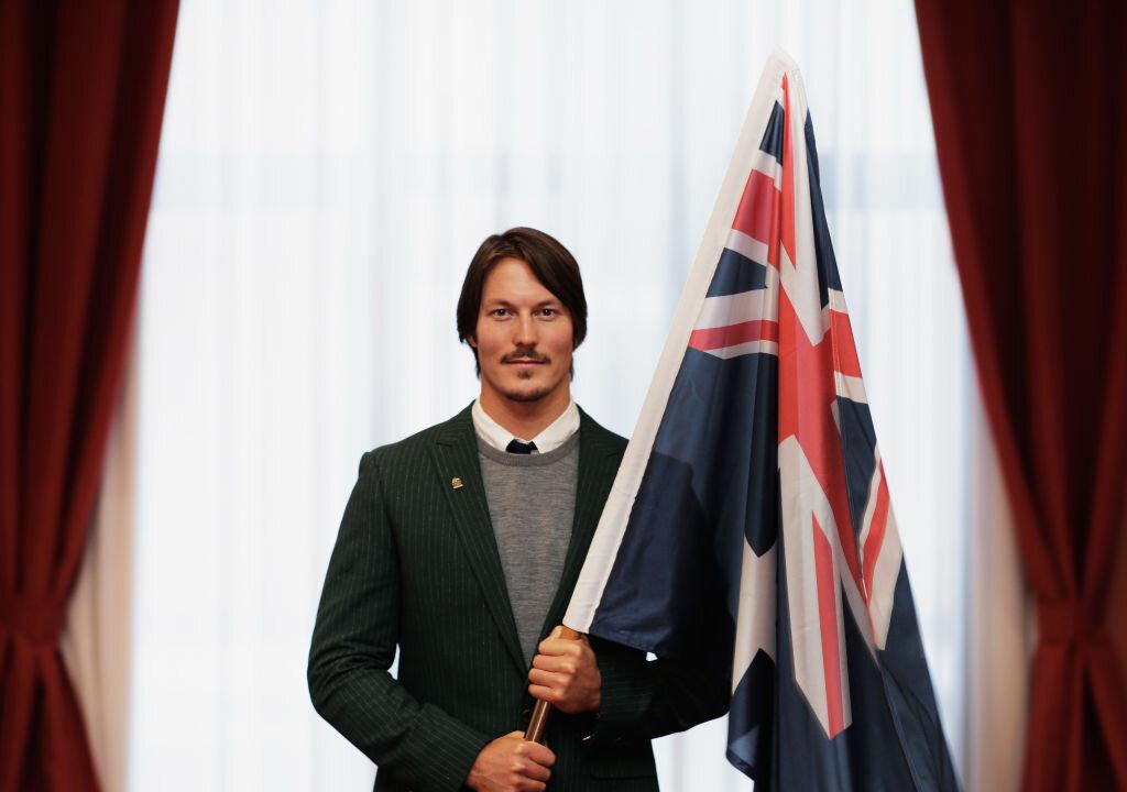 Paddle Pays Tribute to Olympian Pullin in Gold Coast