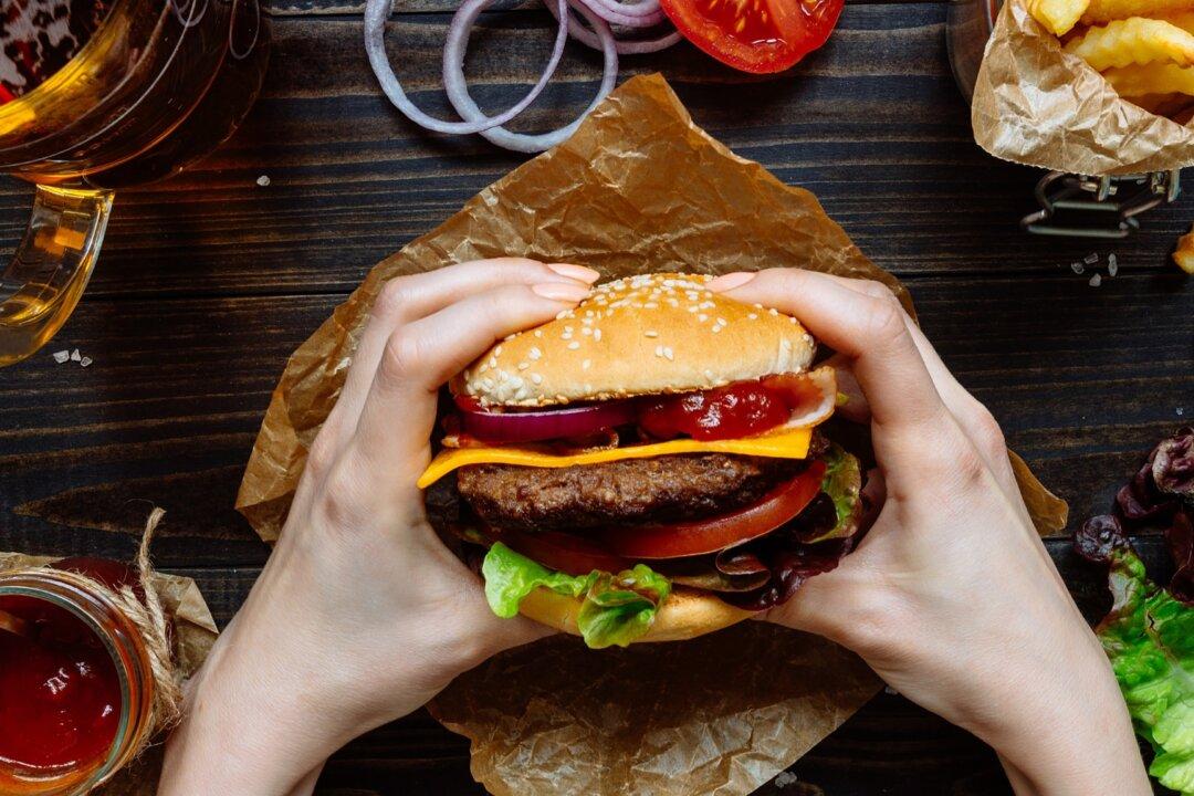 How to Eat a Hamburger