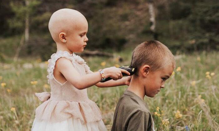 Brother Supports 3-Year-Old Sister With Cancer by Shaving His Head so That She’s Not Alone