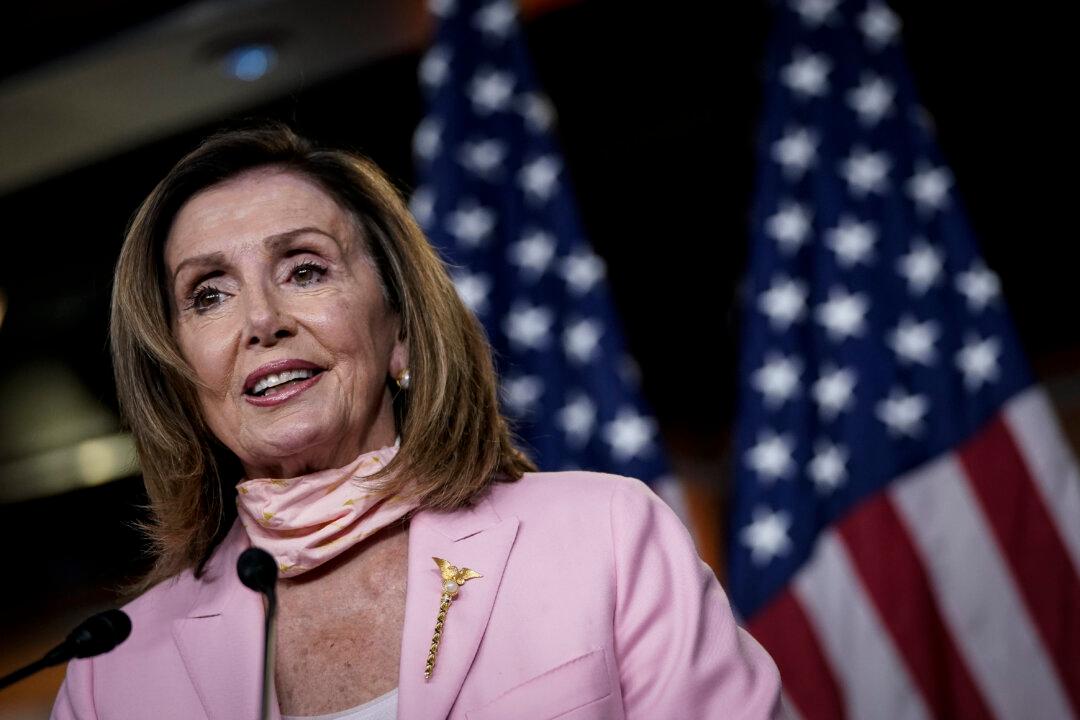 Congress Needs Compromise to Extend Pandemic Unemployment Aid, Pelosi Says