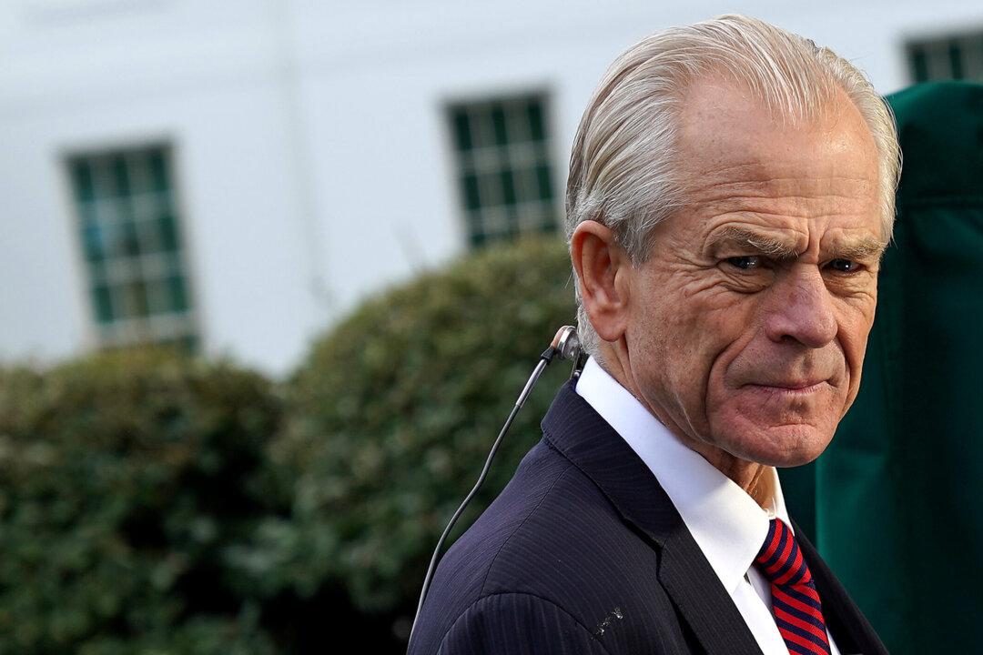 Navarro: If Trump Impeachment Moves Forward, Biden Can ‘Forget About Unity’
