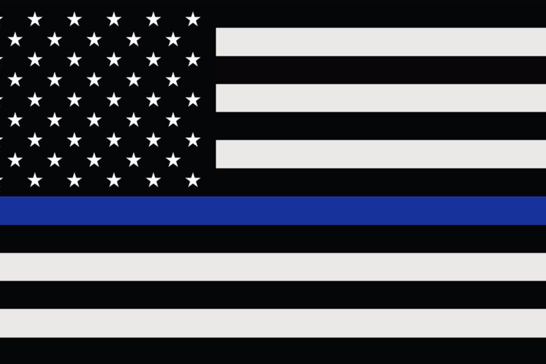 Hundreds Attended Pro-Police Rally After School District Bans ‘Thin Blue Line’ Flag