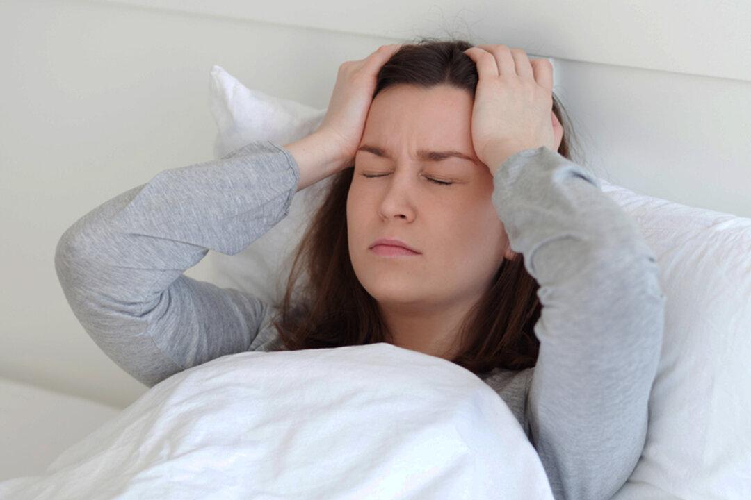 7 Ways the Wrong Pillow Can Negatively Affect Your Health: Acne, Allergies, Headaches