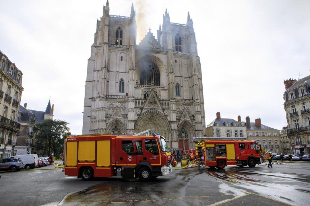 Arson Inquiry Launched for French Cathedral Fire in Nantes