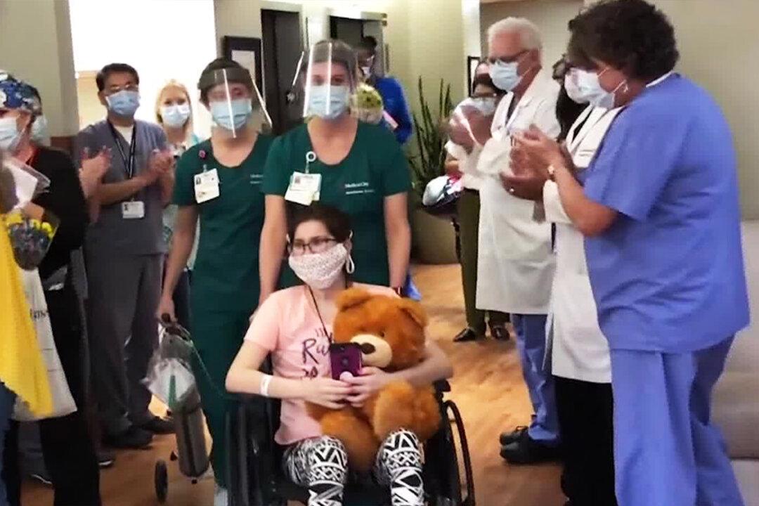 Woman, 24, Who Beat COVID-19 After 79 Days in the Hospital Says She Regrets Not Wearing a Mask