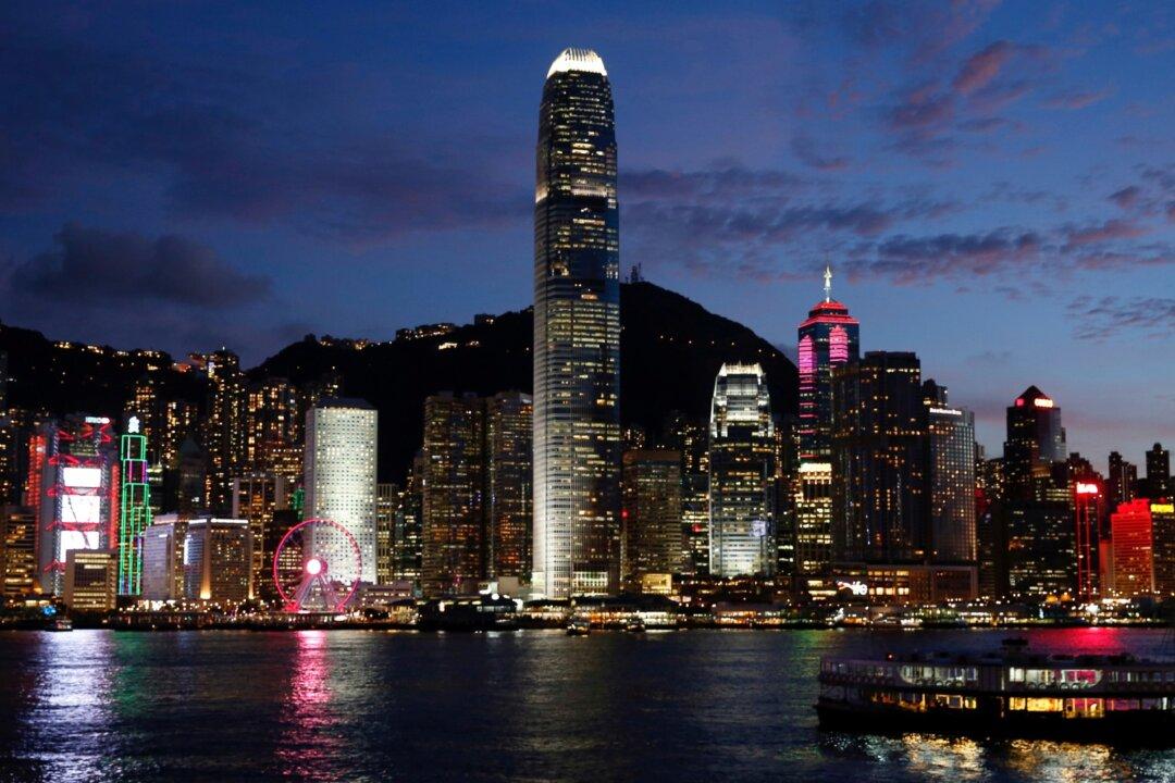 Hong Kong’s Financial Sector Faces Talent Crunch as Expats Head for the Exit