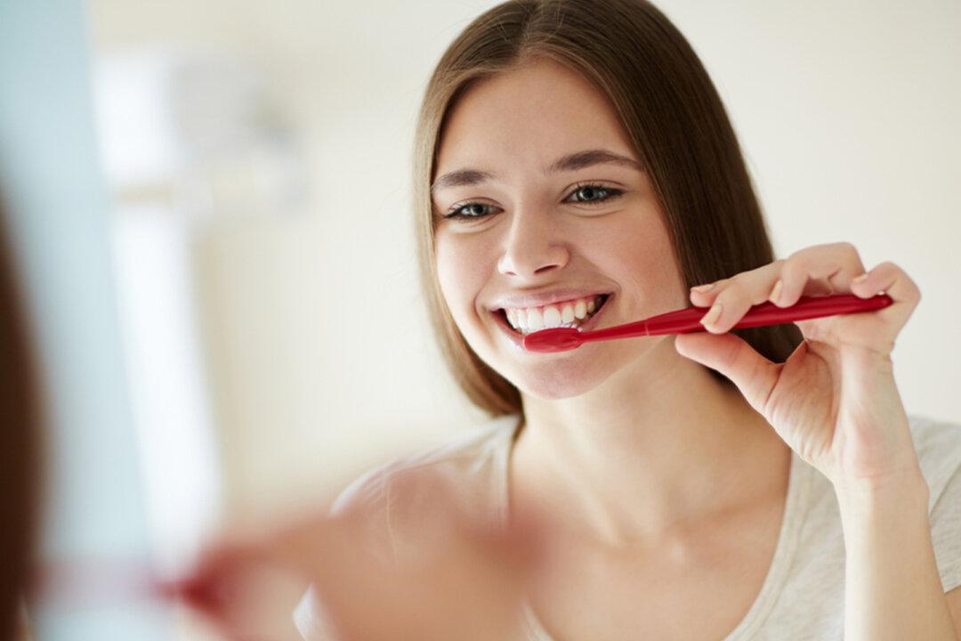 9 Safe and Natural Ways to Whiten Your Teeth at Home and Get Your Smile Back