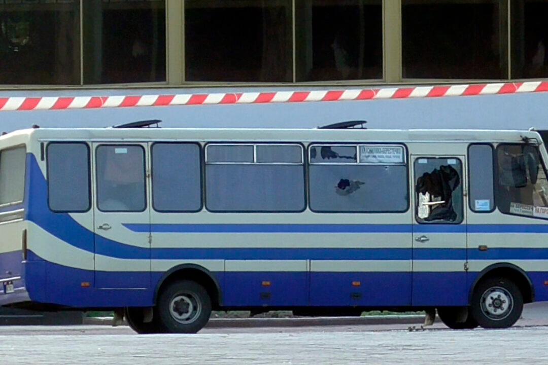Ukraine Hostage-Taker Surrenders, Bus Passengers Unharmed