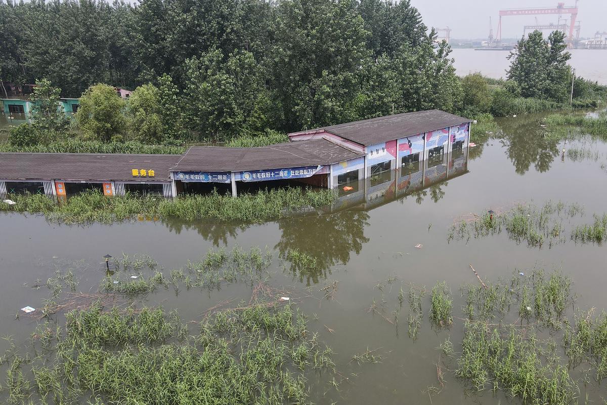 As China Suffers From Severe Flooding, Regime’s Leaders Disappear From Public