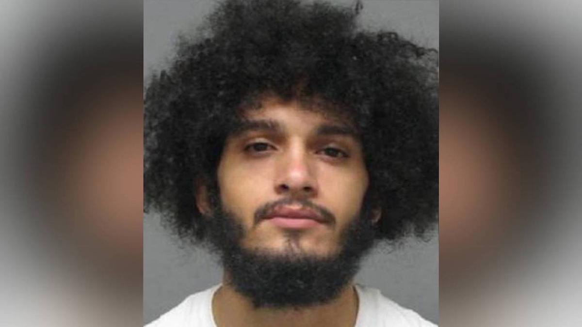 Ohio Police Arrest Man Accused of Kneeling on Child’s Neck in Photo