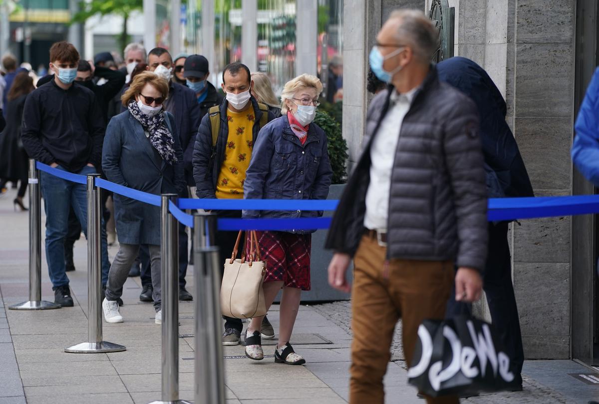 17-Year-Old Girl Beaten and Hospitalized Over Missing Mask: Berlin Police