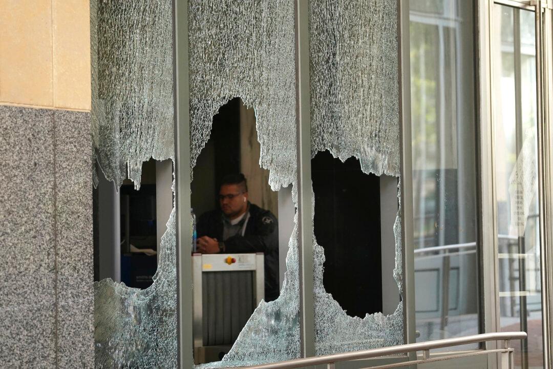 Violent Agitators Torch Courthouses in California, Colorado: Police