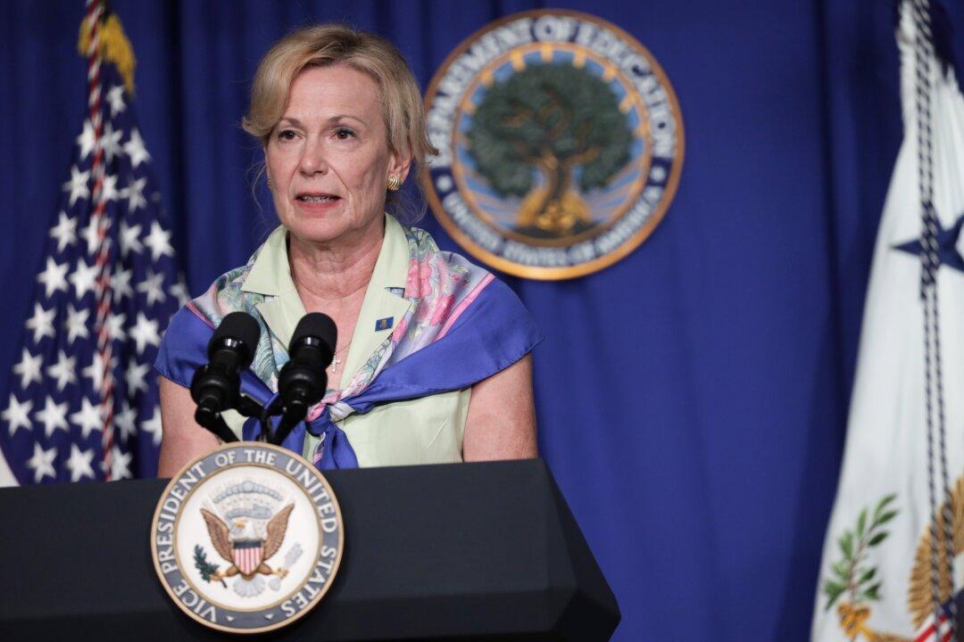 Former Trump CCP Virus Coordinator Birx Takes Job With Texas Air Purifier Maker