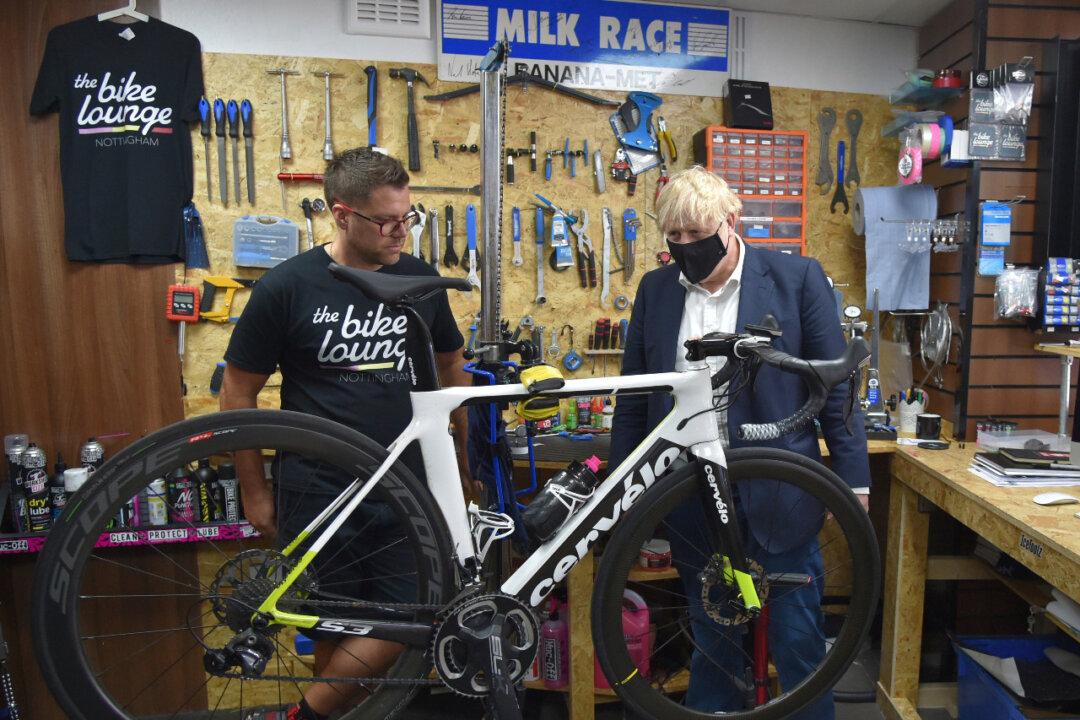 Johnson Offers Bikes on Prescription and Repair Vouchers in UK Fitness ‘Gear Change’
