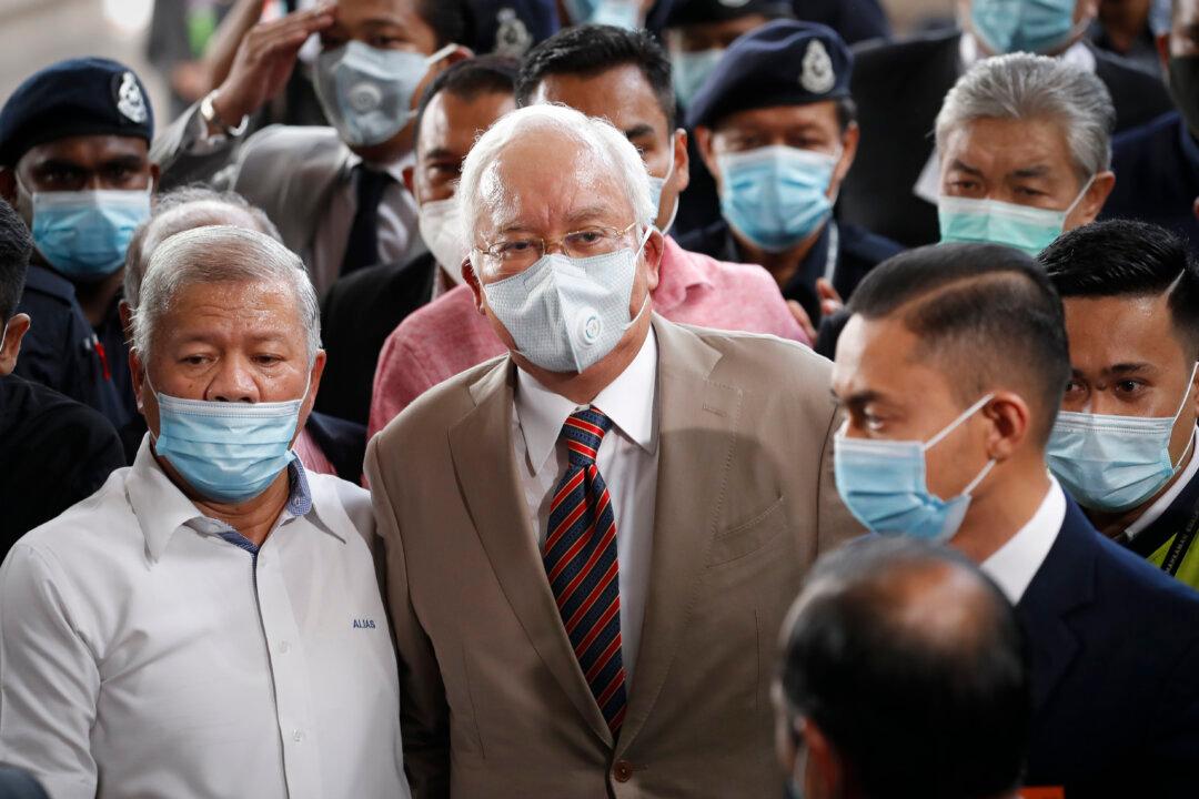 Malaysian Ex-PM Najib Convicted of 7 Graft Charges Over 1MDB