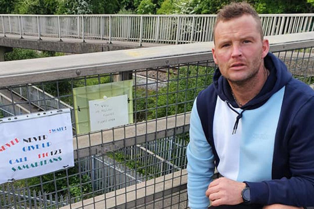 Derby Man Pins Handwritten Suicide-Prevention Notes on Bridges Persuading People Not to Jump