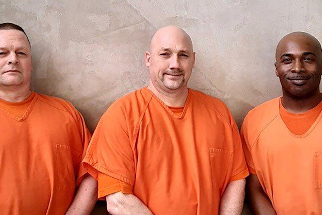 3 Inmates Save Deputy’s Life in Georgia Prison and Are Being Praised by Sheriff’s Office