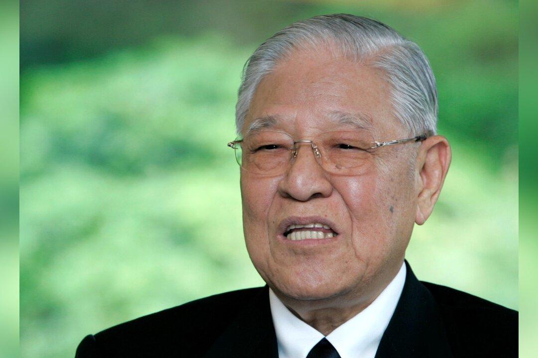 Taiwan’s ‘Mr Democracy’ Lee Teng-Hui Dies Aged 97 in Taipei