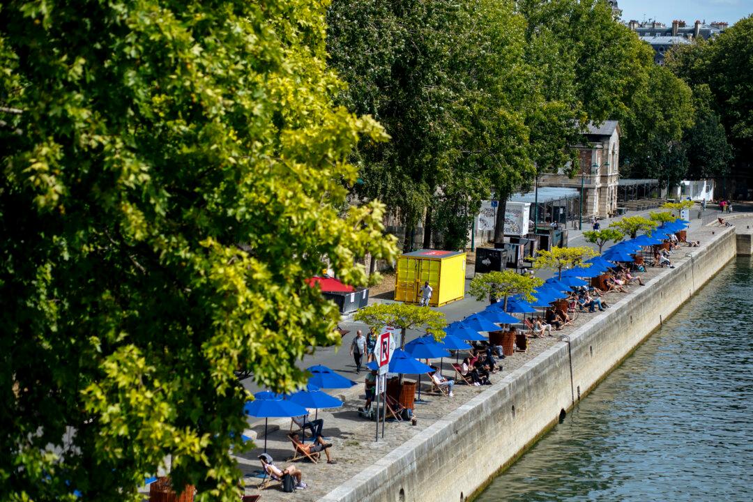 Virus Cluster in France Splits Generations, Raises Fears