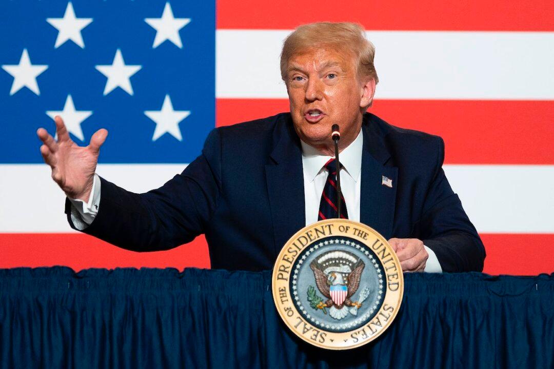 Trump Calls On Recovered Americans to Donate Blood Plasma to Combat COVID-19