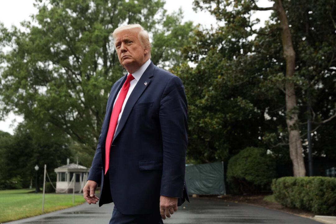 Trump Wants Temporary Extension on Unemployment, Evictions: Adviser