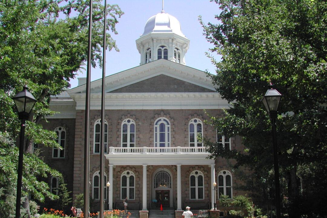 Trump Urges GOP to Sue Over Nevada Mail-In Voting, Ballot Harvesting