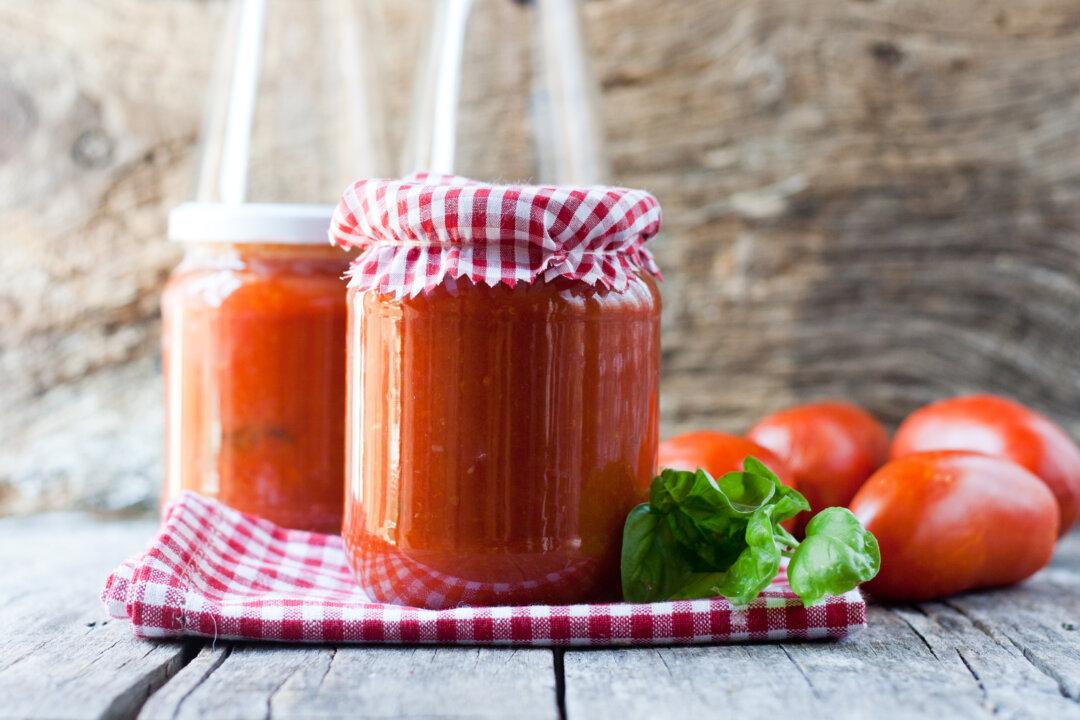 Pomarola, a Simple Italian Tomato Sauce