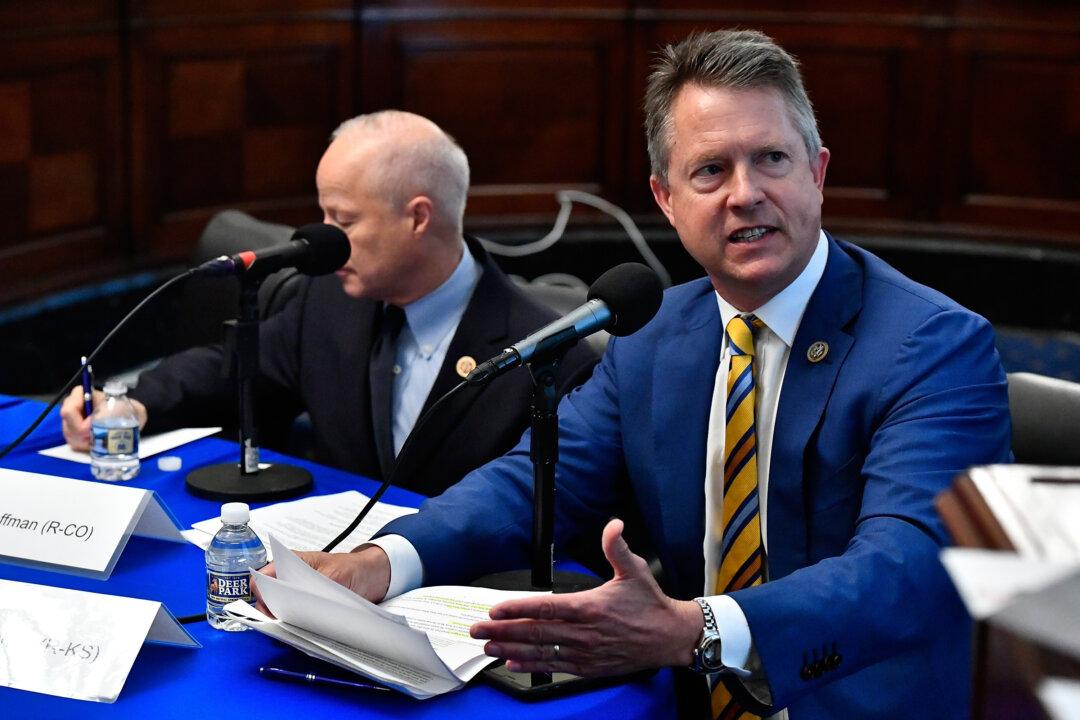 Kansas Representative Demands Planned Parenthood Return $80 Million in PPP Loans