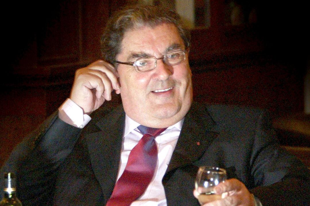John Hume, Northern Irish Catholic Leader and Nobel Peace Laureate, Dies at 83