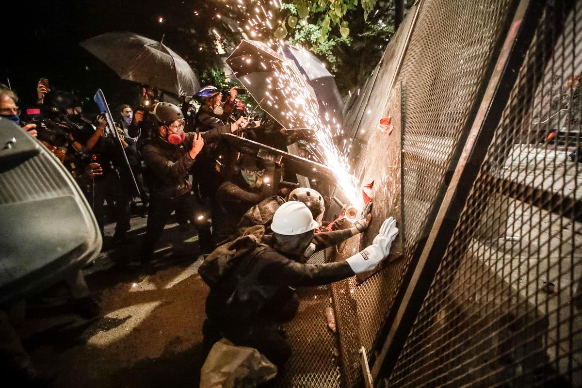 US Prosecutors Drop Bulk of Cases Against Riot Suspects in Portland, Oregon