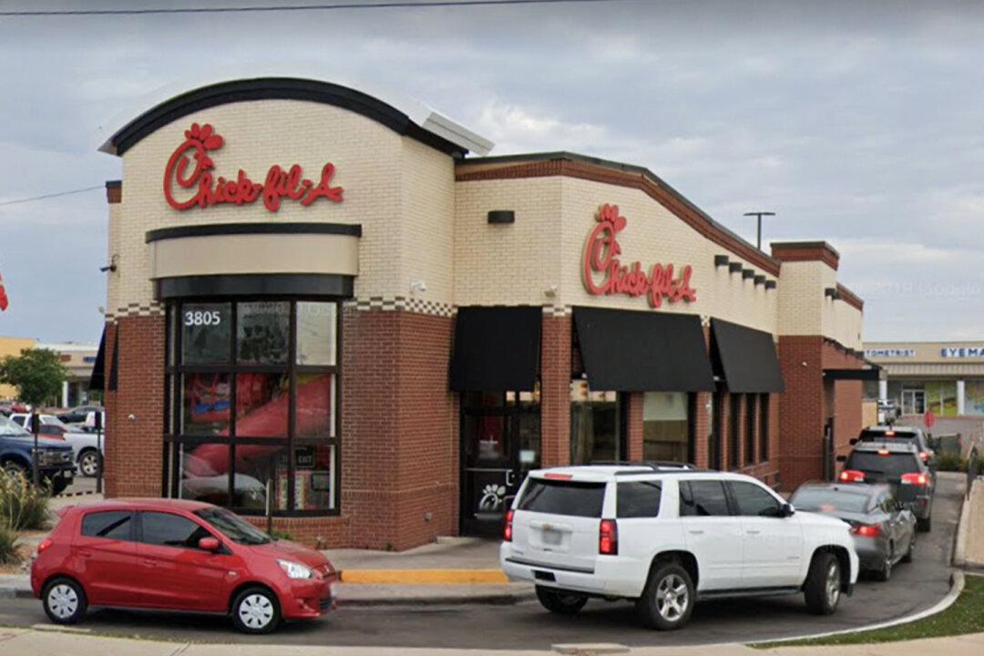 Chick-fil-A Celebrates Employee’s 90th Birthday With a Fun Drive-Thru Parade