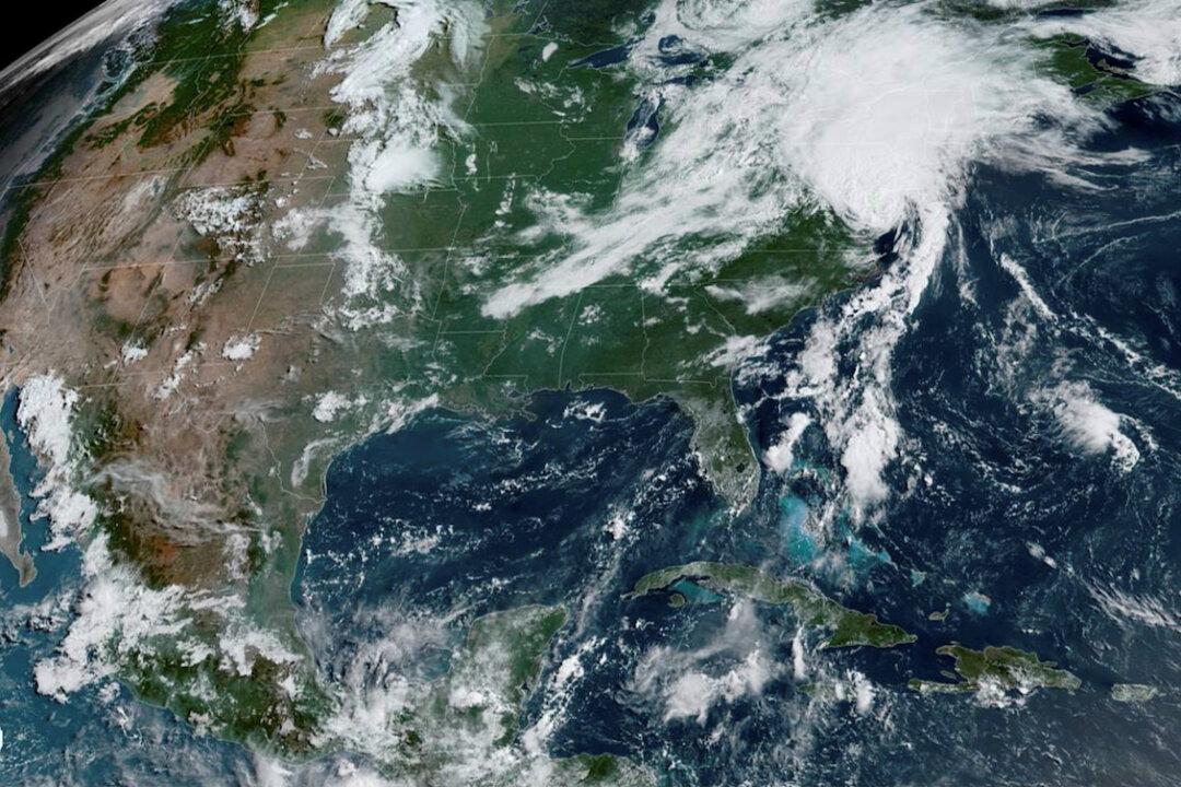 Tropical Storm Isaias Kills at Least 6 Along US East Coast