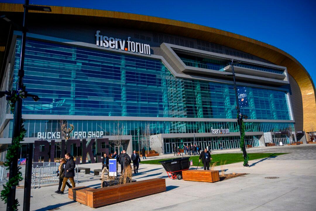 IN-DEPTH: Struggling Campaigns Scrambling to Qualify for 1st GOP Presidential Debate—$1 at a Time