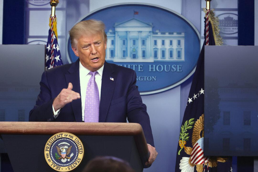 Trump Says Arizona Is ‘Model’ for Reducing COVID-19 Cases, Avoiding ‘Punishing Lockdown’