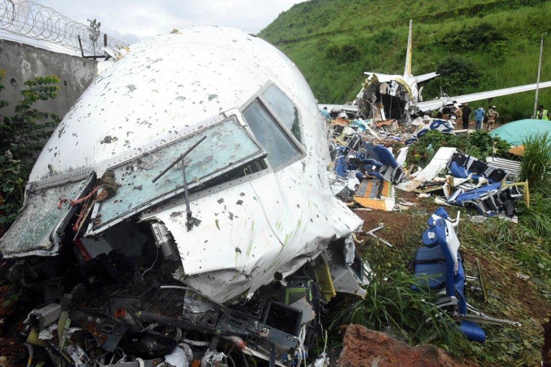 Survivors of Deadly India Crash Say Plane Swayed Violently