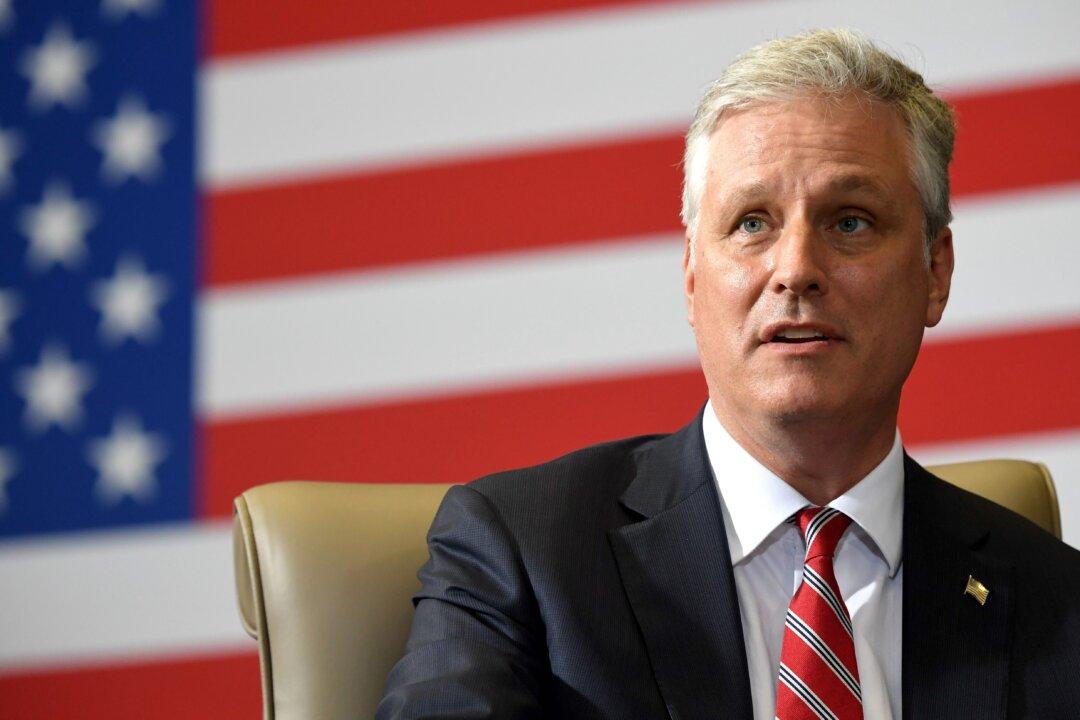 Former Trump National Security Adviser Backs Trump’s Remarks on Greenland, Panama Canal