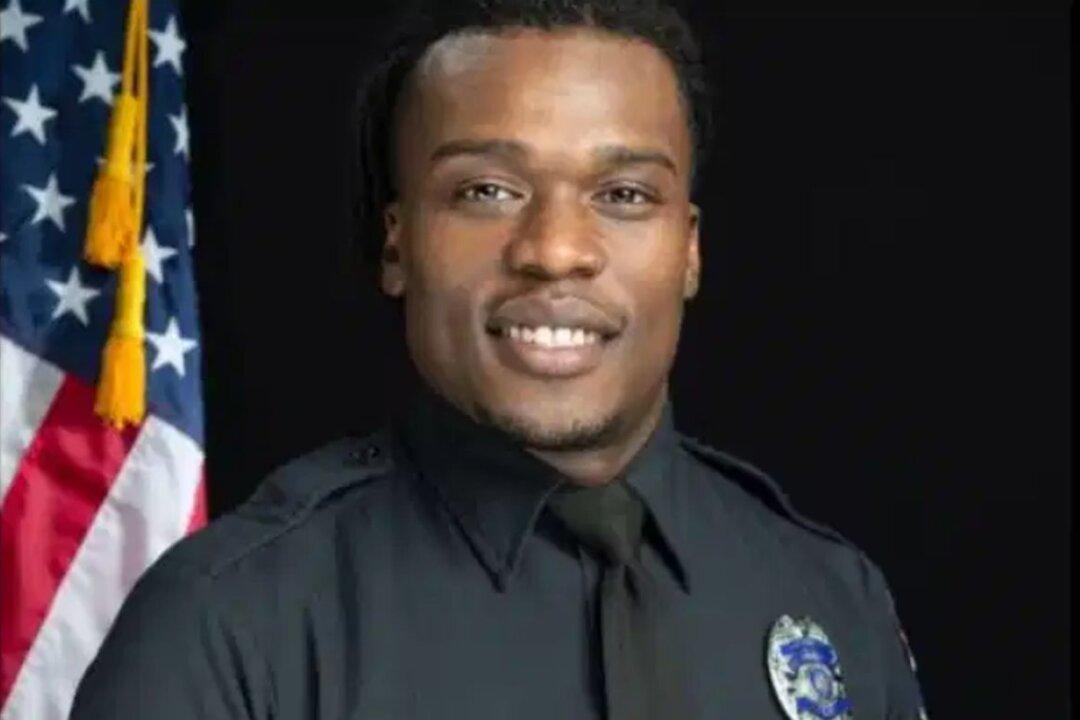 Wisconsin Officer Assaulted by Protesters, Shot Fired Into Home: Officials