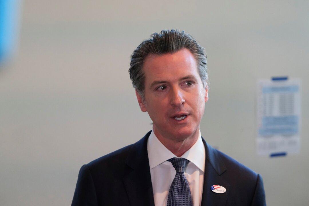 Newsom Says He Shouldn’t Have Attended Gathering While Urging Californians to Stay Home